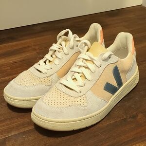 Veja V-10 Sneakers